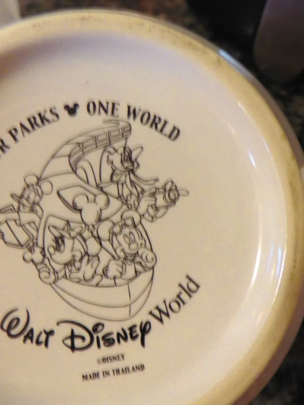 BEAUTIFUL 3-D WALT DISNEY WORLD MUG - GRANDMA ON HANDLE